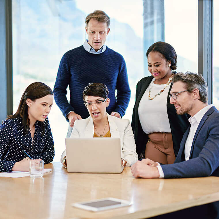 Das Verbraucherschutz-TV-Team bei der gemeinsamen Arbeit